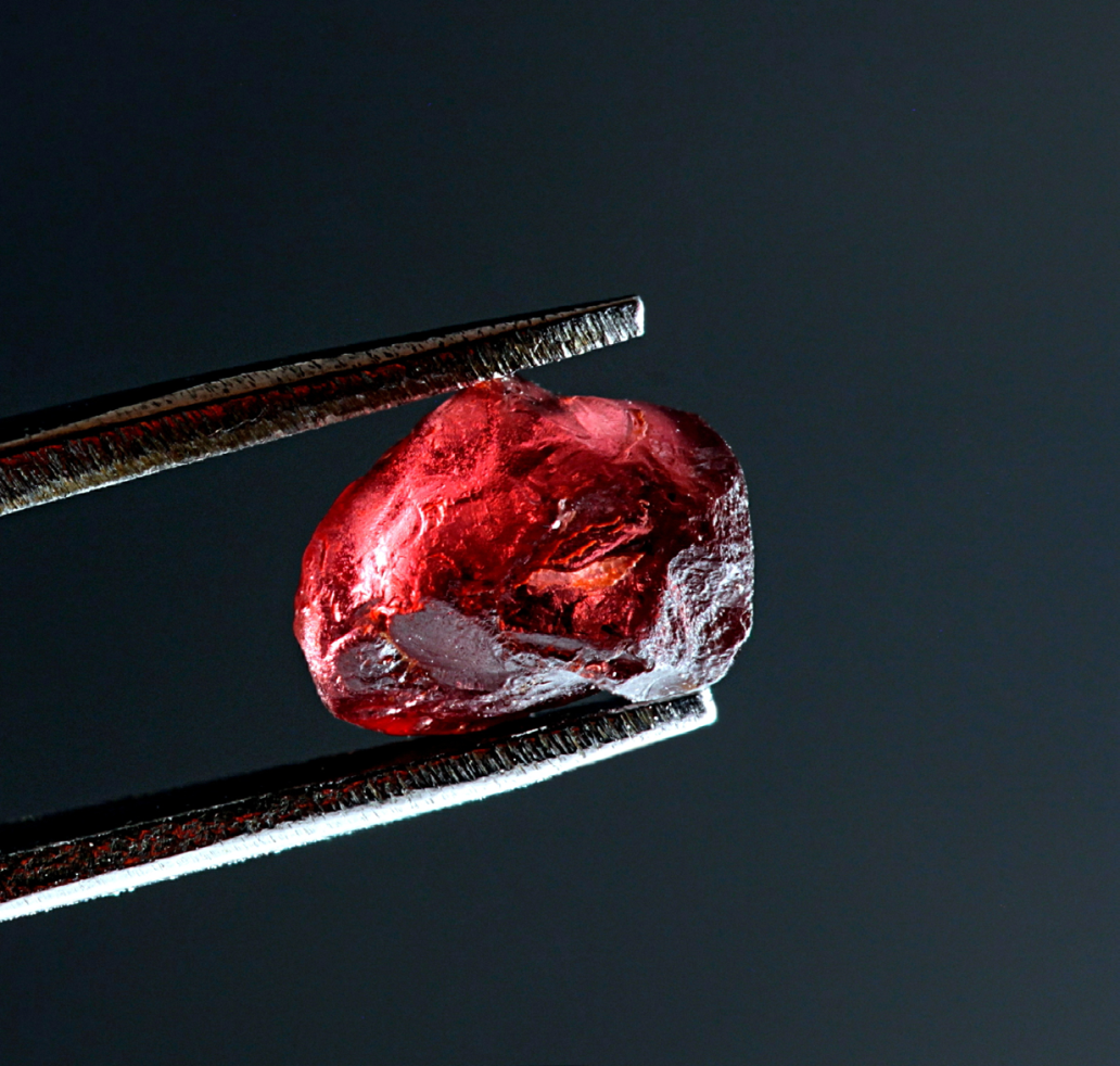 拉曼和LIBS系統(tǒng)分別測試石榴石特性